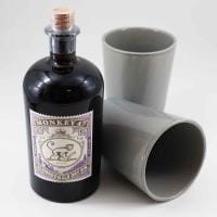 Monkey 47 Gin mit 2 Monkey Keramik-Becher 0,50 Ltr. Flasche, 47% vol. Monkey 47 Gin mit 2 Monkey Keramik-Becher 0,50 Ltr. Flasche, 47% vol.